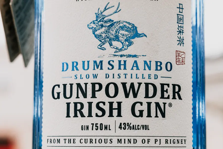 The label of a Drumshanbo Gunpowder Irish Gin bottle.